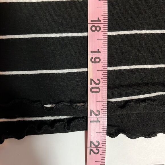 Forever 21 T-Shirt - Picture 11 of 12